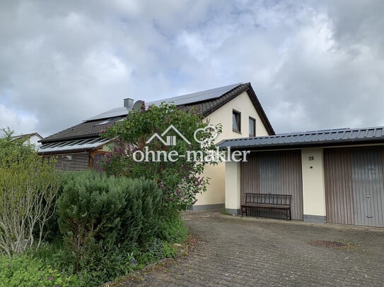 Freistehendes Haus mit schönem Garten und Doppelgarage