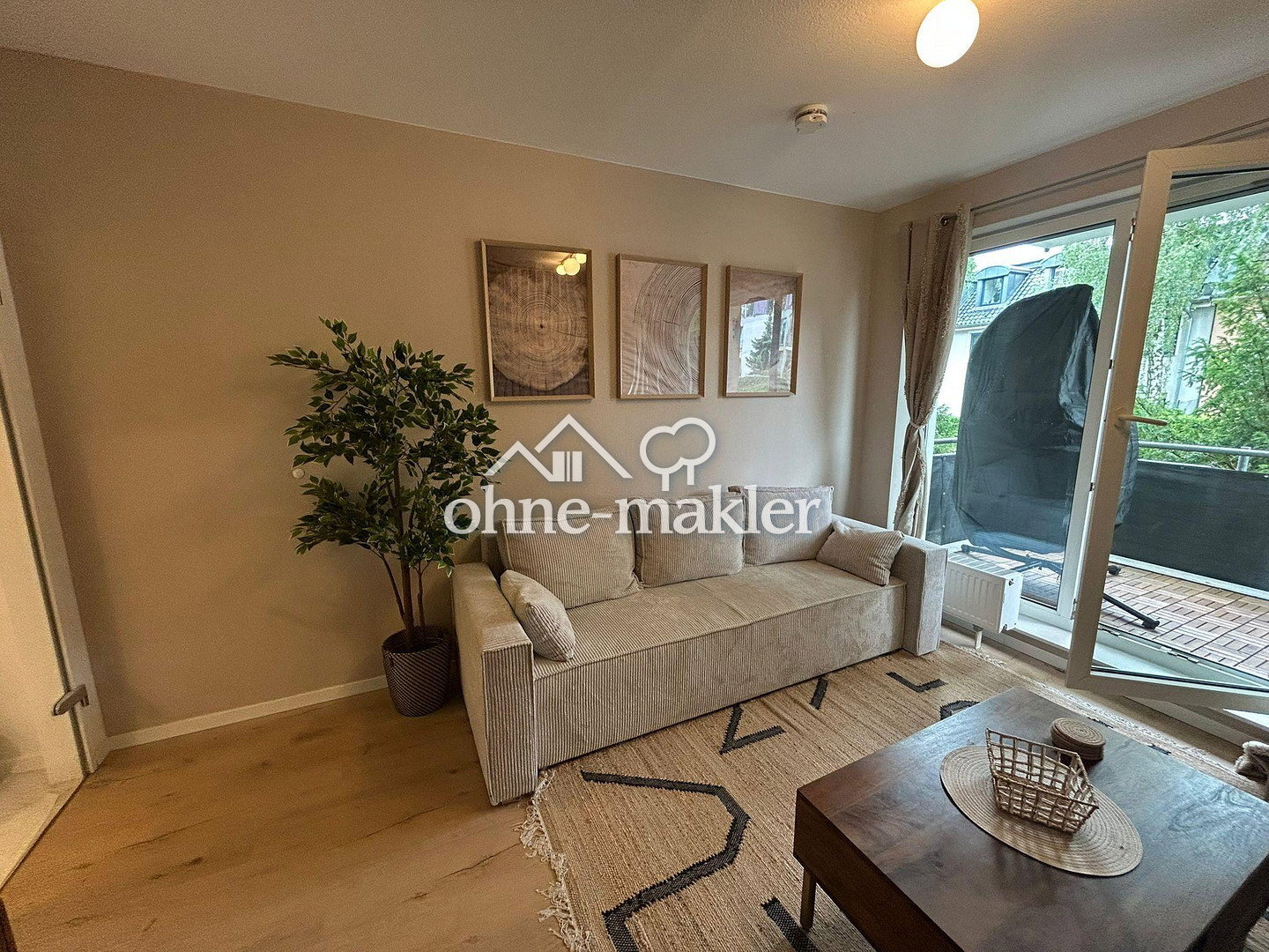 Neu möblierte, frisch renovierte, helle 1-Zi-Whg im Hochparterre mit Balkon und neuer Küche - Photo 1