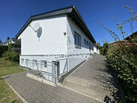 Kernsanierter, gepflegter Bungalow mit ausgebautem Erdgeschoss u. grossem Grundstück