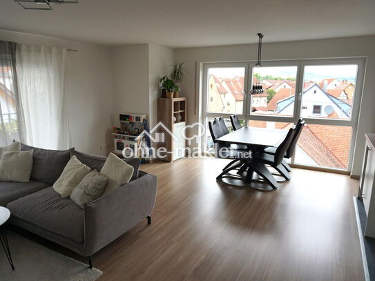 Neuwertige und helle 6-Zimmer-Maisonette-Wohnung mit Südbalkon und traumhafter Aussicht in Sersheim