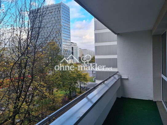 Zentrale 3-Zimmer-Wohnung mit Balkon am Alexanderplatz