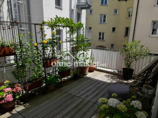 Urbanes Wohnen mit grüner Dachterrasse