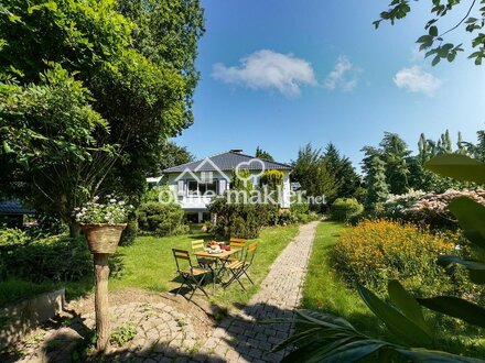 Saniertes Traumhaus mit schönem Blick und wundervollem Garten - plus Bauoption mit 236m2 extra!