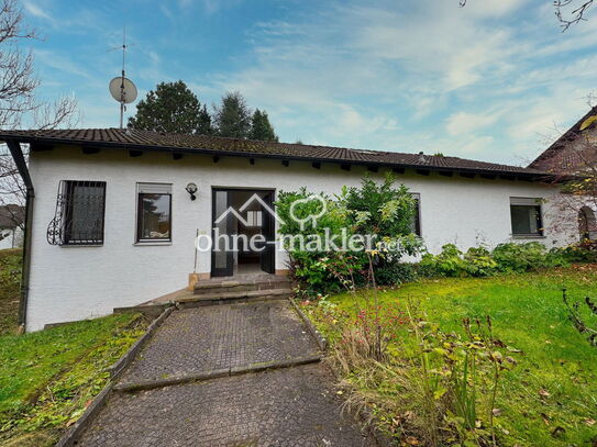 Bungalow im Grünen mit parkähnlichem Garten und großzügigem Grundstück