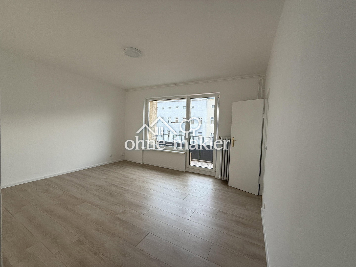 Stilvolle, möblierte 1-Zimmer-Wohnung mit Balkon & Fahrstuhl (Mietdauer max. 2 Jahre) - Photo 1