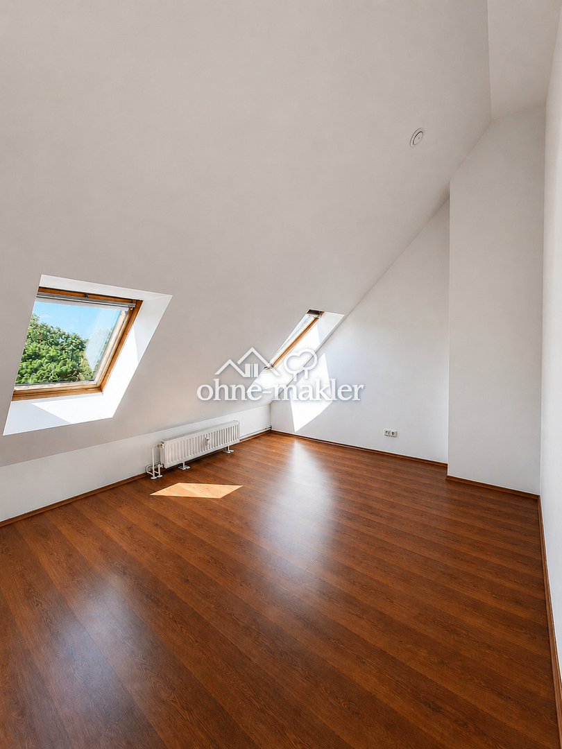 Lichtdurchflutete 2-Zimmer-Dachgeschosswohnung mit neuer Einbauküche in Berlin-Grünau - Foto 1