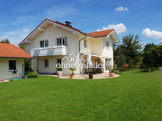 Architekten-Einfamilienhaus in Niedrigenergiebauweise mit großem Grundstück