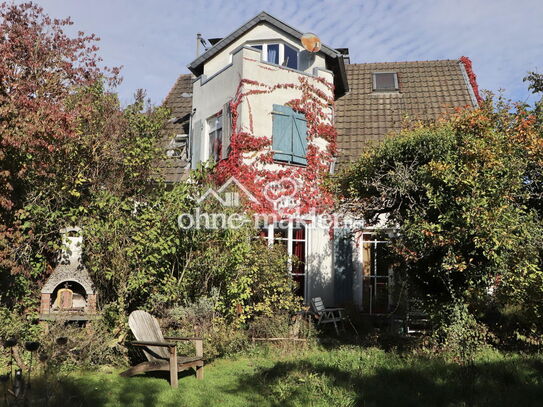 Einfamilienhaus mit großem Naturgarten