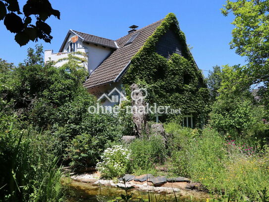 Einfamilienhaus mit großem Naturgarten