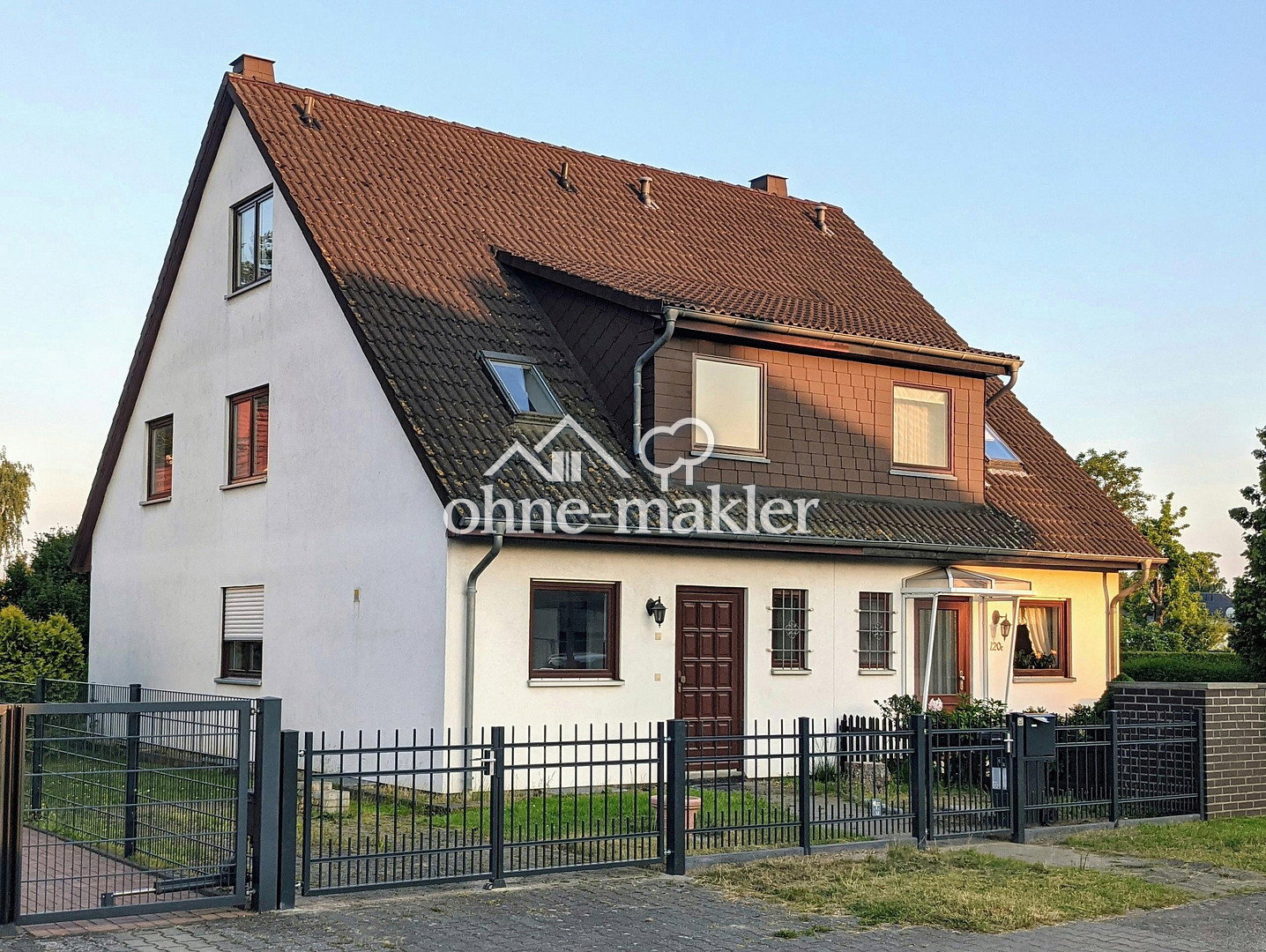 Renovierte Doppelhaushälfte mit Garten in Berlin-Mahlsdorf - Foto 1