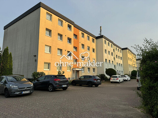 Gut geschnittene 5 Zimmer Wohnung mit Loggia und Stellplatz