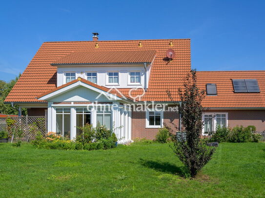 Liebevoll gestaltetes neuwertiges Haus mit Anbau mit riesigem Garten - Wohnen und Arbeiten