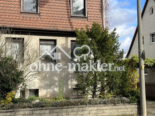 Charmantes Renovierungsprojekt i. Zirndorf! Doppelhaushälfte m. Garten u. Garage