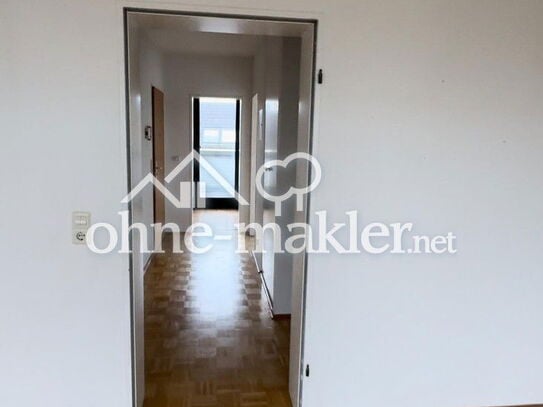 Frisch sanierte 2-Zimmer-Wohnung mit 2 Balkonen, EBK & TG Stellplatz in Langenfeld