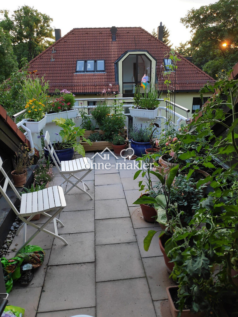 Lichtdurchflutete Dachgeschosswohnung in Alt-Solln