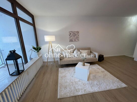 Möbiliertes Apartment, Balkon und Fahrstuhl mit Blick auf den Yachthafen zu vermieten