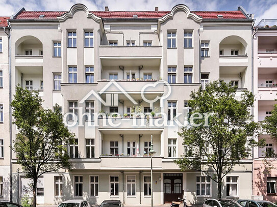 Living area with open kitchen, sleeping room, Balcony, Elevator - Prenzlauer Berg