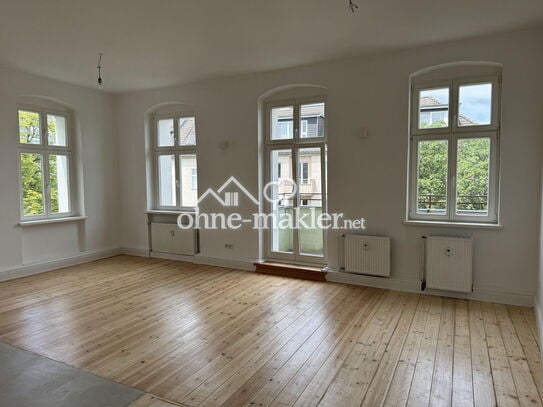 Bezugsfrei - 3-Zimmer-Albauwohnung mit Balkon - Provisionsfrei und frisch saniert