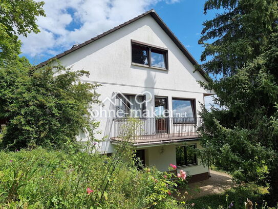 Gepflegtes geräumiges Haus mit großem Garten