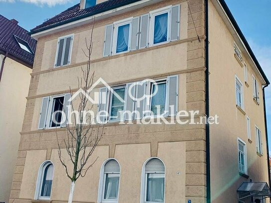 Helle 2.5-Zi DG-Wohnung mit sonnigem Balkon zum ruhigen Innenhof / nähe Klinikum + Stellplatz