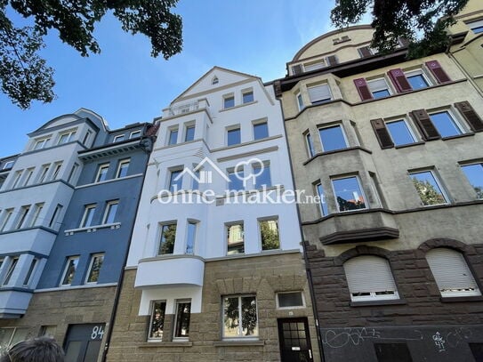 Lichtdurchflutete 4-Zimmer DG-Maisonette-Wohnung mit 3 Balkonen / Erstbezug nach Komplettsanierung