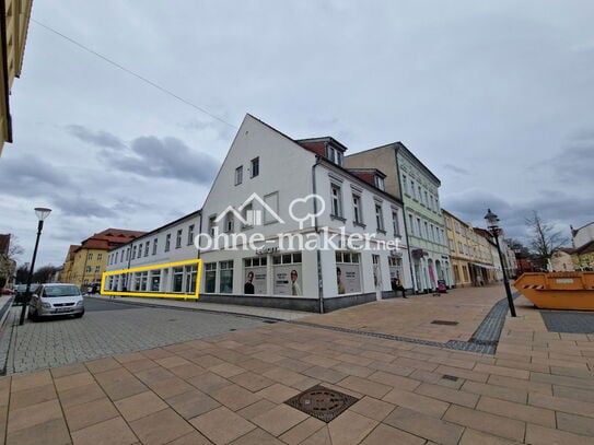 Gewerbefläche mit großer Fensterfront in optimaler Fußgängerzone