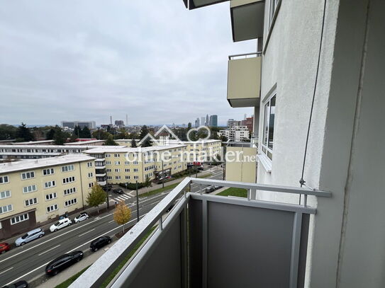 Neuwertige 1-Zimmer-Wohnung mit Balkon und Skyline-Blick in Frankfurt-Sachsenhausen