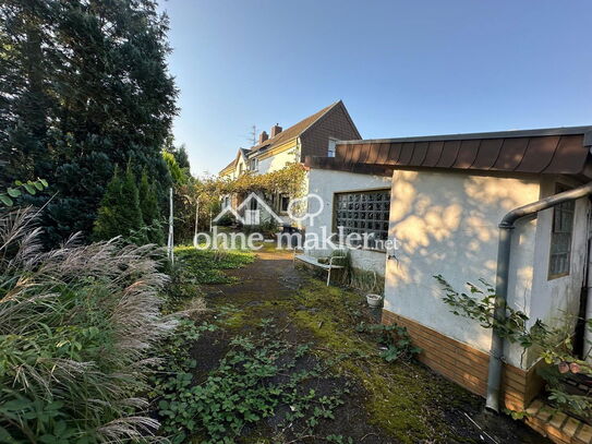 Handwerker aufgepasst. Haus mit großem Garten und Grundstück zum selber gestalten