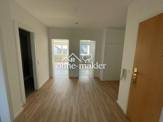 Wunderschöne frisch renovierte 3-Zimmer-Wohnung mit Balkon in zentraler Lage