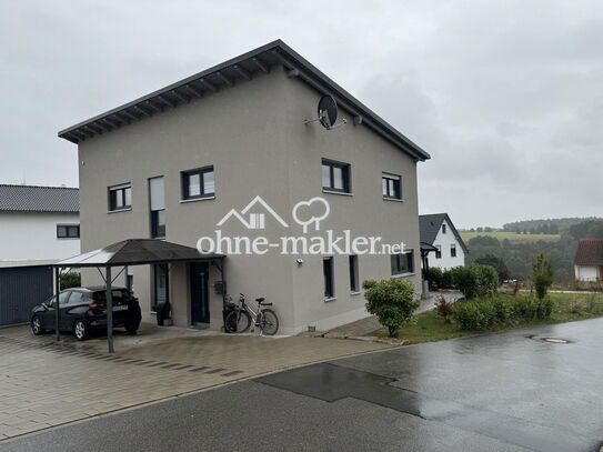 Modernes Einfamilienhaus mit Garage