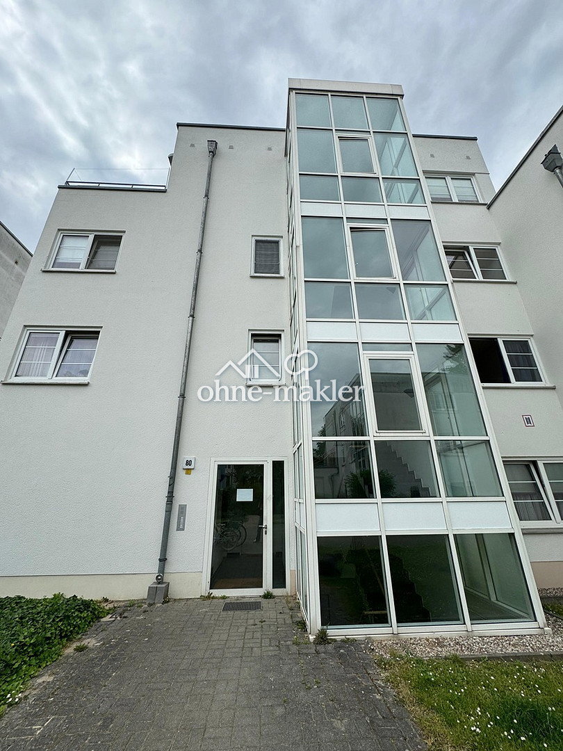 2 Teilmöblierte Zimmer Wohnung mit eigener Garage - Photo 1