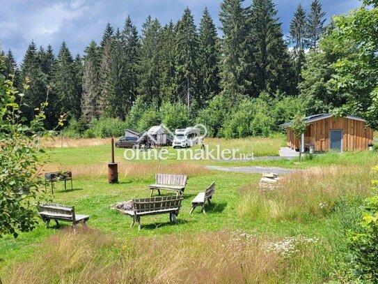 Campingplatz, Ferienhäuser, Betreiberwohnung (1.Wohnsitz). Absolute Alleinlage mitten im Wald.