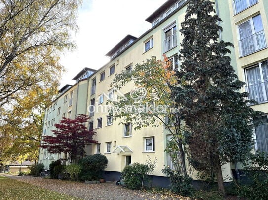 Moderne, gepflegte Dachgeschosswohnung mit Dachterrasse und Garage nahe Rechenberg