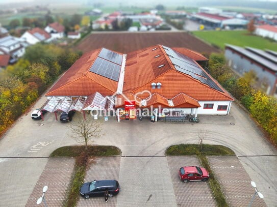 Vielseitig Nutzbare Gewerbefläche mit großem Parkplatz neben Discounter