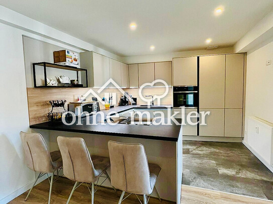 Schöne sanierte 4 Zimmer Wohnung im Altbau