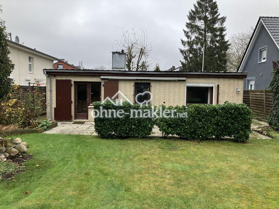 Frischrenovierter Flachdach Bungalow auf großem Grundstück