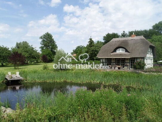 RÜGEN Reet gedecktes Haus mit Teich auf großem Grundstück zu verkaufen