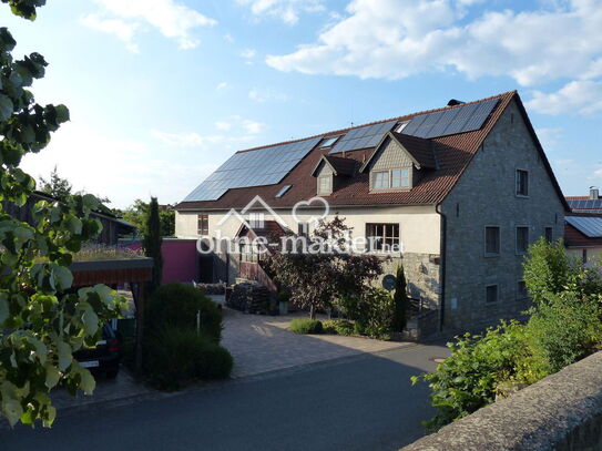 Zweifamilienhaus mit Einliegerwohnung, Nebengebäuden, schönem Hof und Garten