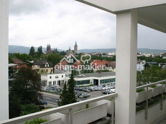 Traumhafte, zentrale 2ZKB mit Blick auf den Taunus