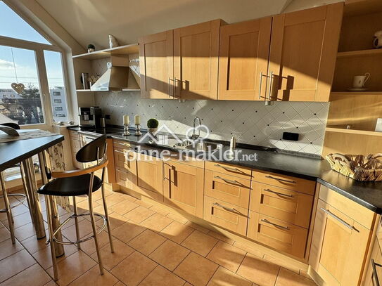 Stunning apartment * premium furnished * large, bright bathroom * modern kitchen * balcony * garage