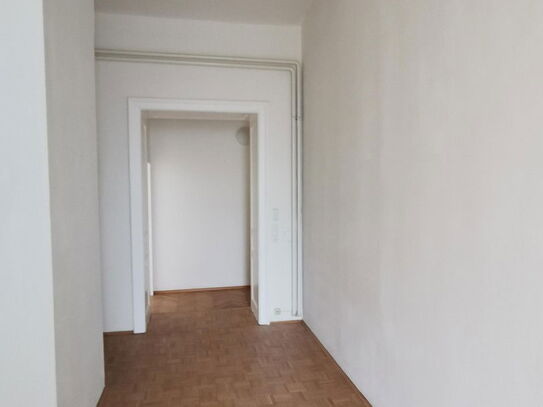 Große 3 Zimmer Wohnung - 131m² - direkt gegenüber der Universität