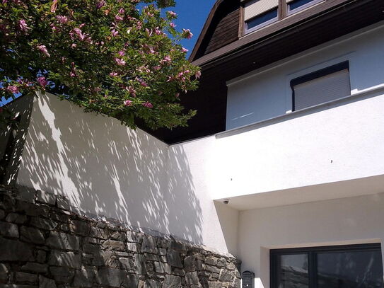 Villen Etage mit eigenem Pool 5 Minuten vom Badesee