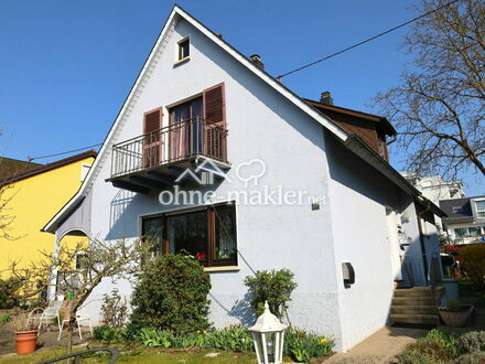 Freistehendes Einfamilienhaus mit Garten in bester Lage