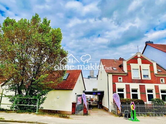 Einfamilienhaus mit Wassergrundstück, ausgebautem Nebengebäude & Bootshaus mit Hafen