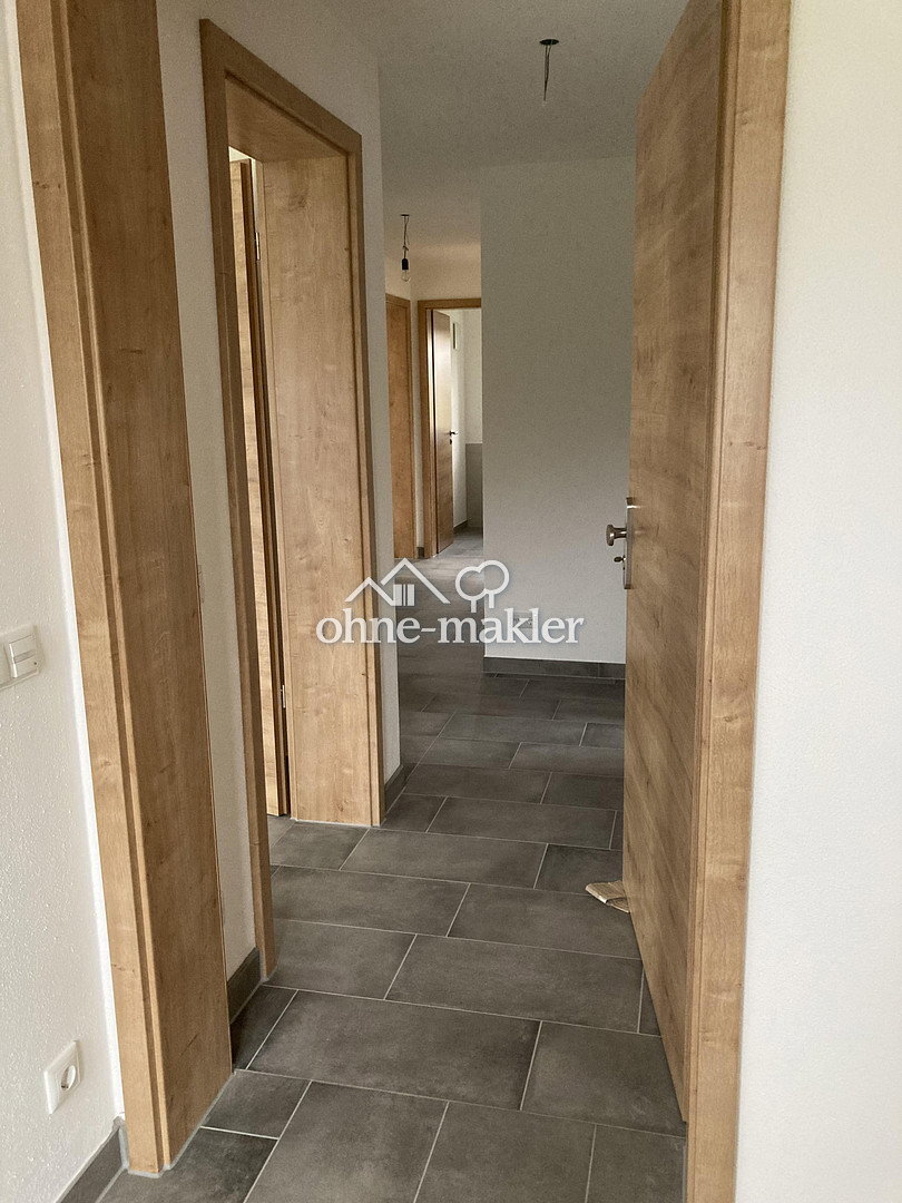                                                               moderne 3-Zimmer-Wohnung mit gro&szlig;em S&uuml;dbalkon                                                       in Haag (Bayreuth)