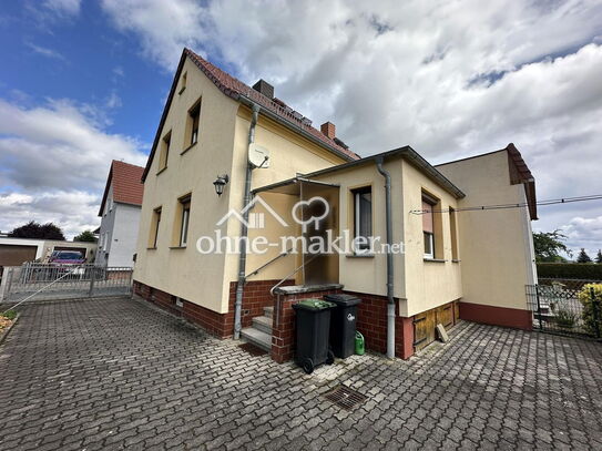 Doppelhaushälfte mit Ausbaupotential, Garage und gepflegtem Garten