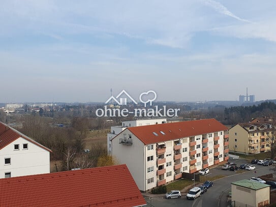 Freie und renovierte 3-Zimmerwohnung mit einem Tiefgaragenstellplatz in Oberasbach Altenberg.