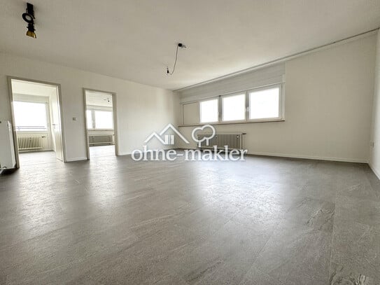 Schöne ruhige 3-Zimmer-Wohnung mit Einbauküche, Bad, Balkon, Fahrstuhl