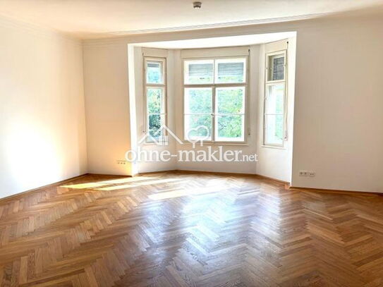 Sehr helle 3-Zi-Altbau-Wohnung in Altbogenhausen! Kompl. sanierter Altbau mit toller EBK!