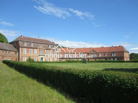 einzigartiges GUTSHAUS in halbrunder bauweise nähe müritz